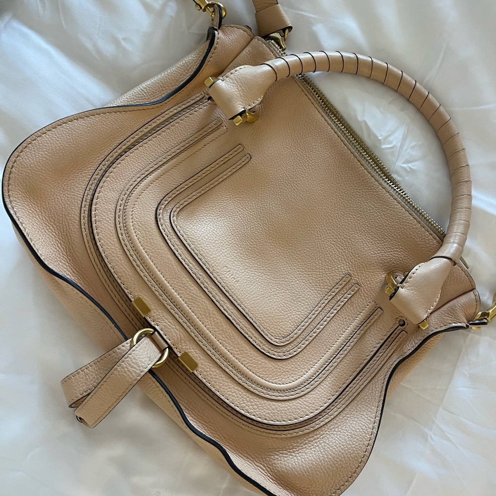 Chloe Medium Marcie Leather Crossbody Bag with Gold Hardware. Iconic Bag!! - Picture 3 of 9